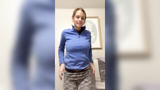 PeachyPrime Toys Her Pussy In The Shower OnlyFans